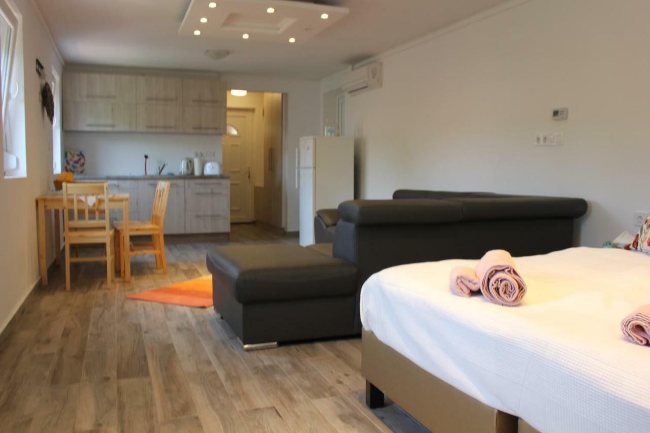 Appartement Magnolia Apartman à Siófok Extérieur photo