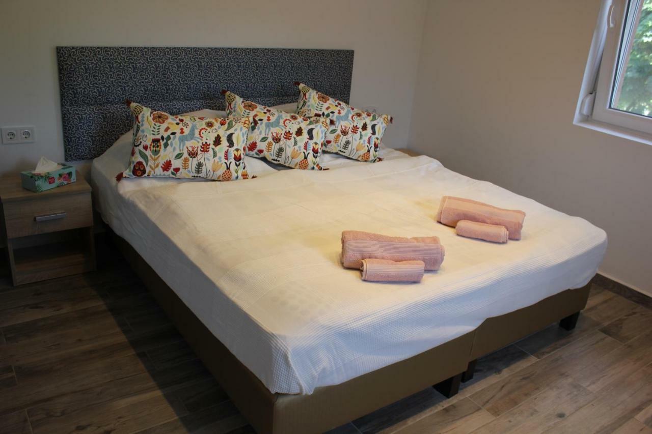 Appartement Magnolia Apartman à Siófok Extérieur photo
